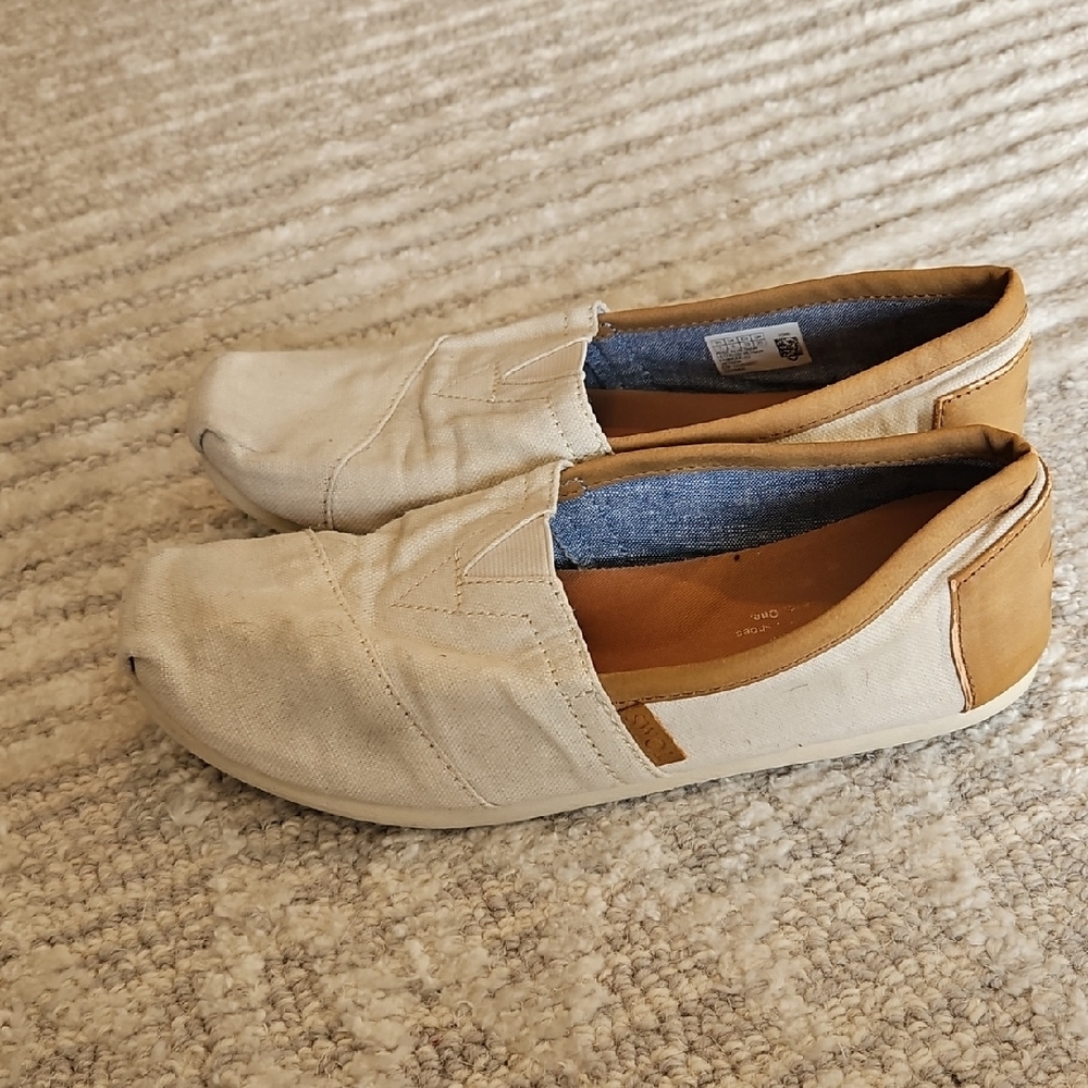 Toms Shoes
